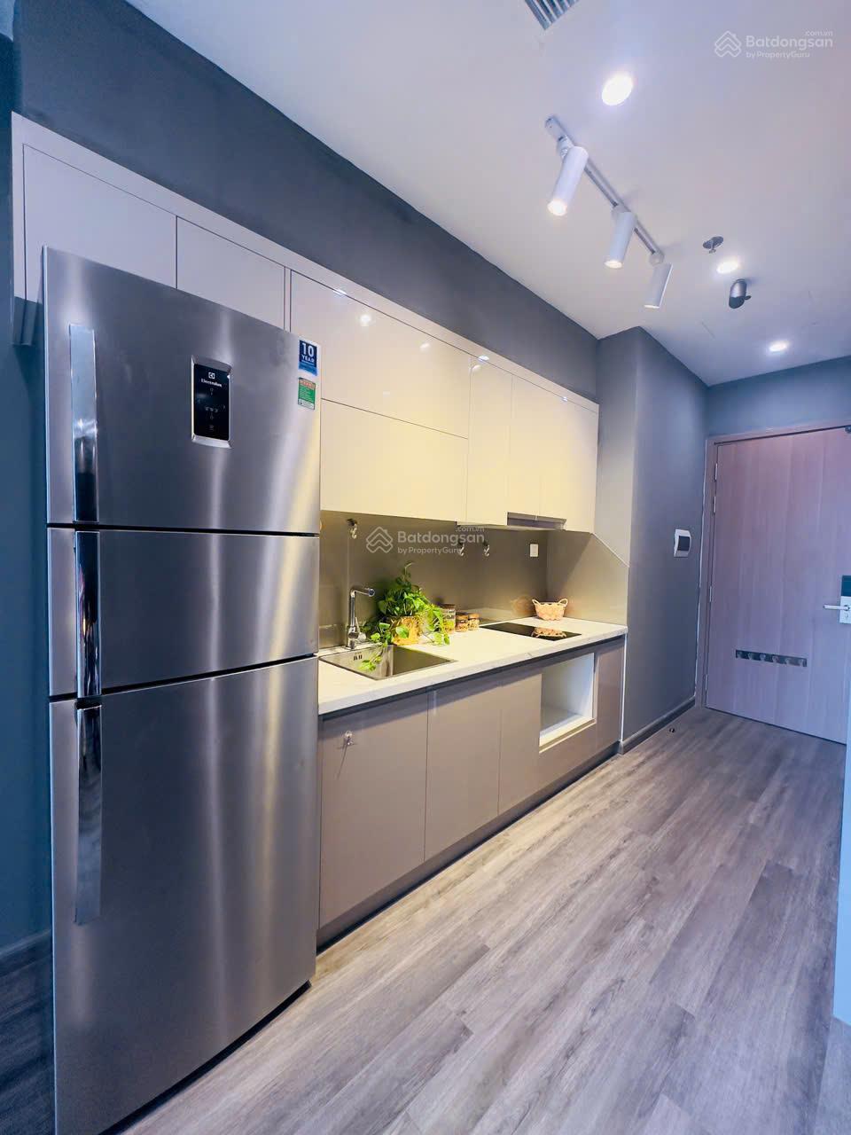 Bán gấp căn studio 31m2, tầng trung, full đồ, hướng mát giá chỉ 2,24 tỷ tại KĐT VHOCP