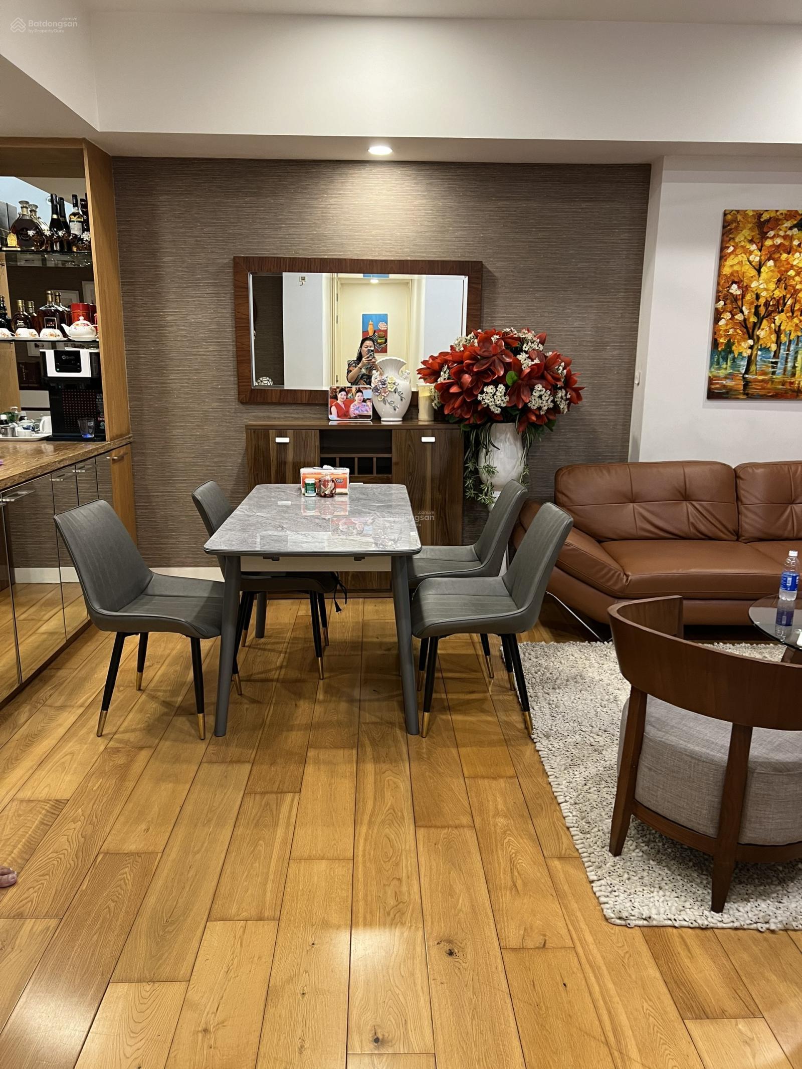 Bán CC Indochina Plaza, 15 tỷ, 131.4 m2, 3PN, 2WC, đầy đủ nội thất, Q. Cầu Giấy, HN Bán CC Indochina Plaza, 15 tỷ, 131.4 m2, 3PN, 2WC, đầy đủ nội thất, Q. Cầu Giấy, HN