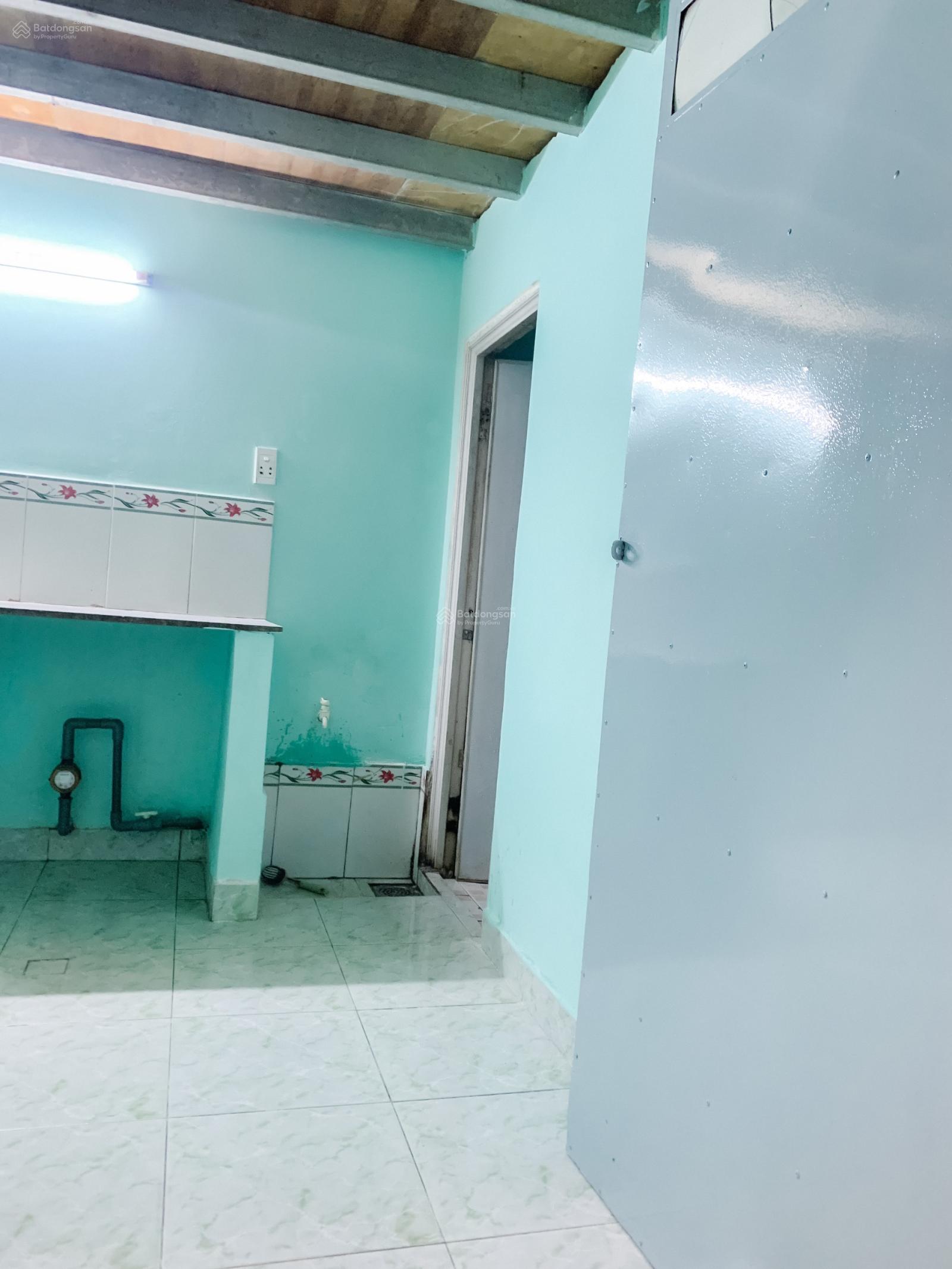 Phòng 20m2 - 2,3tr gác lửng, toilet ngay cổng KCN Tân Bình, chợ Tân Trụ