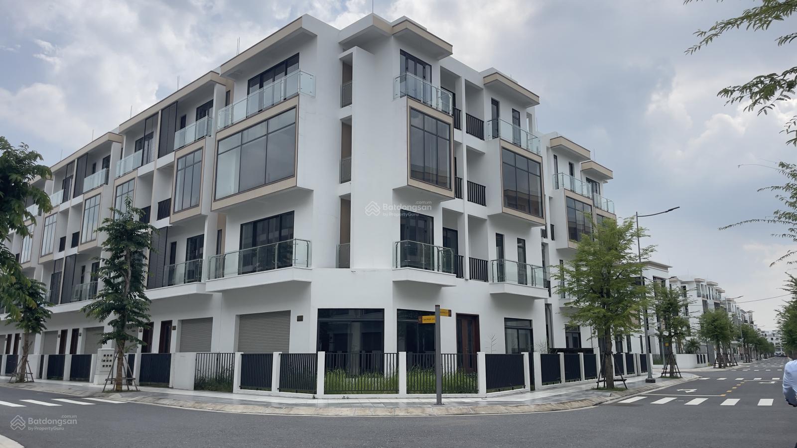 Căn góc lớn 202m2 giá 8,6tỷ. LH: 0961 575 *** Căn góc lớn 202m2 giá 8,6tỷ. LH: 0961 575 ***