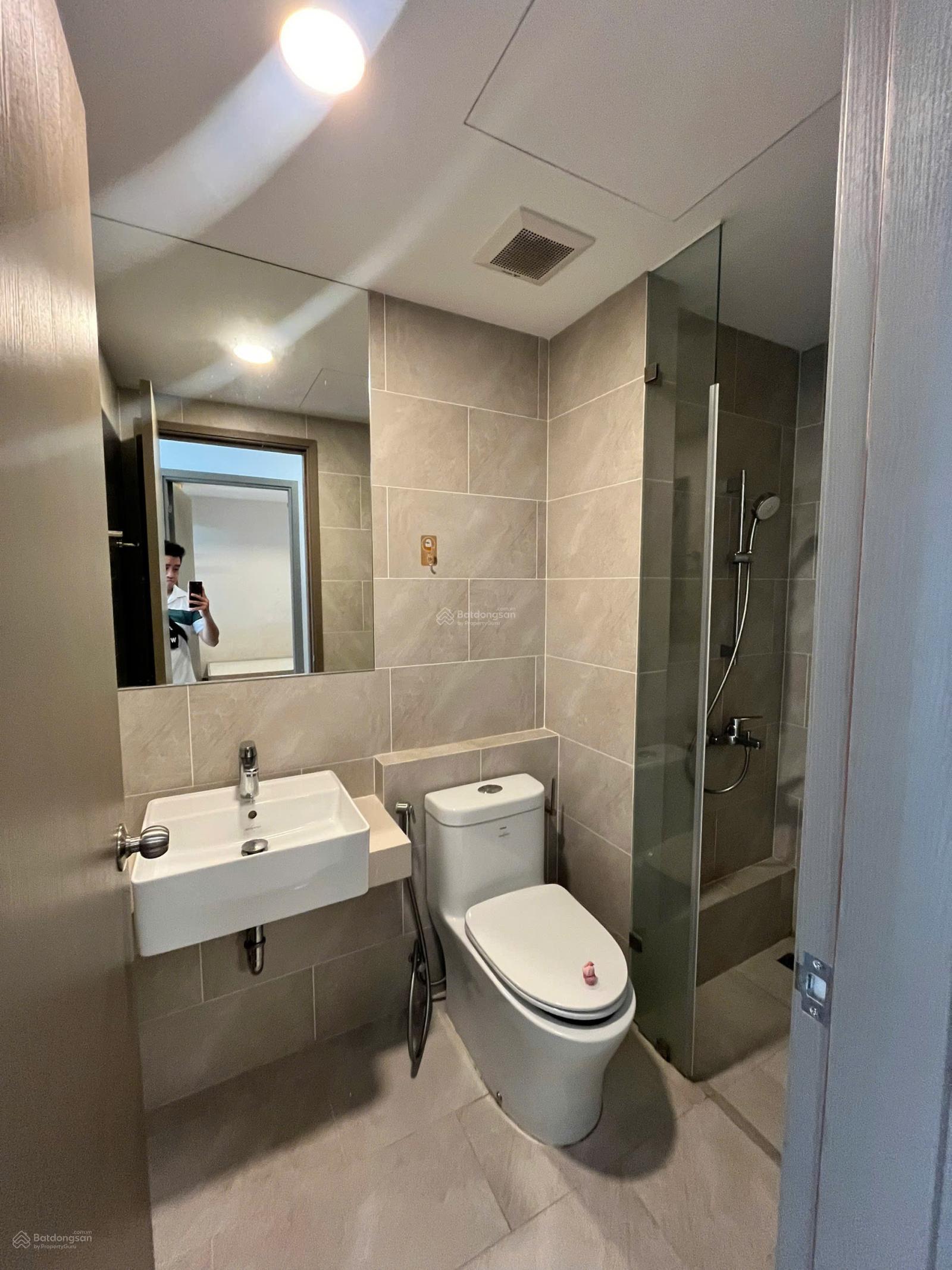 Cho thuê 2PN Full Nội Thất Giá 7.5tr/th,sẵn máy giặt , 2 máy lạnh, giường tủ, ở liền, cc WESTGATE