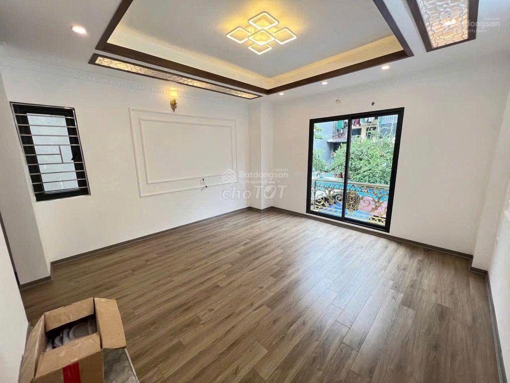 Chính chủ cho thuê nhà phân lô Trung Kính, 60m x 5 tầng, oto đỗ cửa, ngõ thông thoáng, giá 20tr