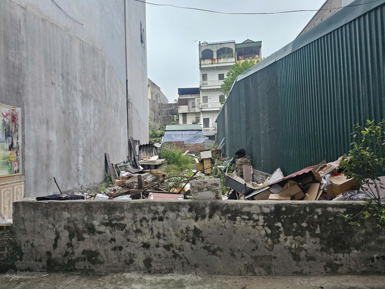 Ngay Sau Trường Cấp 1,2,3 Yên Viên: Gần Đường Lớn, Ngõ Nông, 90M2, Mt 12M, Gần Đặng Công Chất