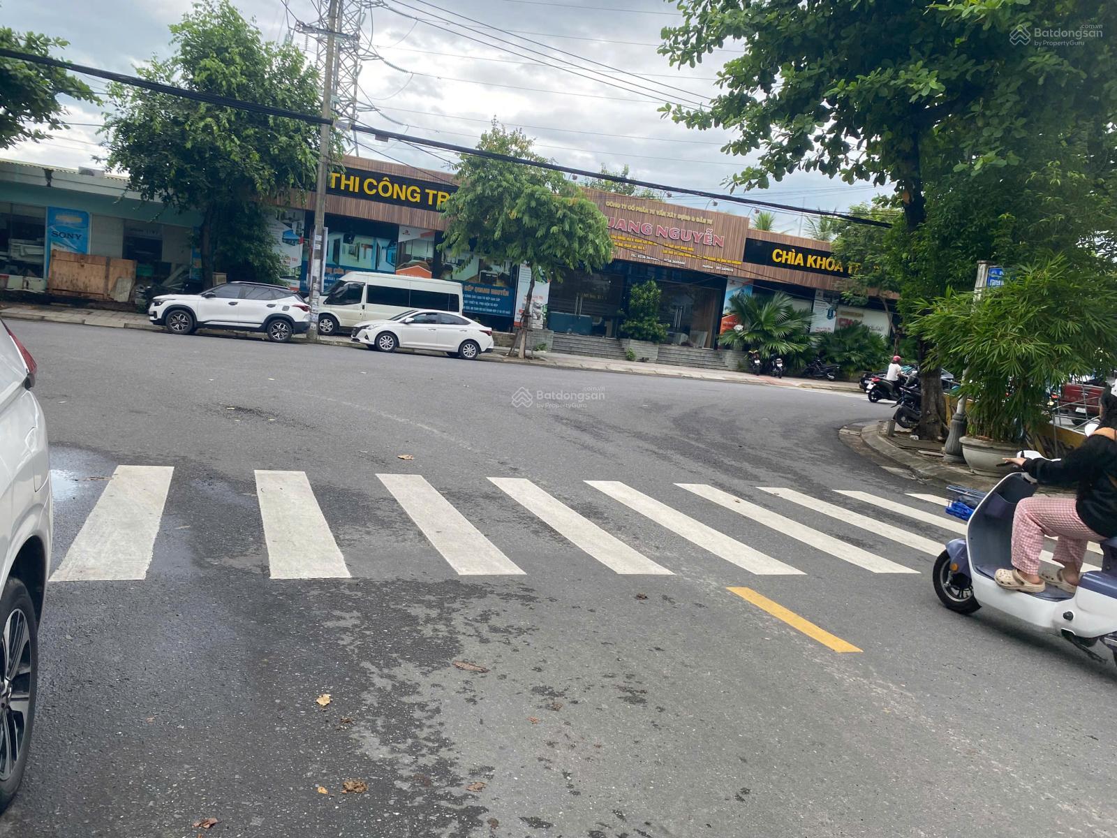 Cần bán gấp lô đất đường 7.5m Thân Cảnh Phúc- Hải Châu-Đà Nẵng. 150m ngang 7,5m. Đối diện BV Vinmec