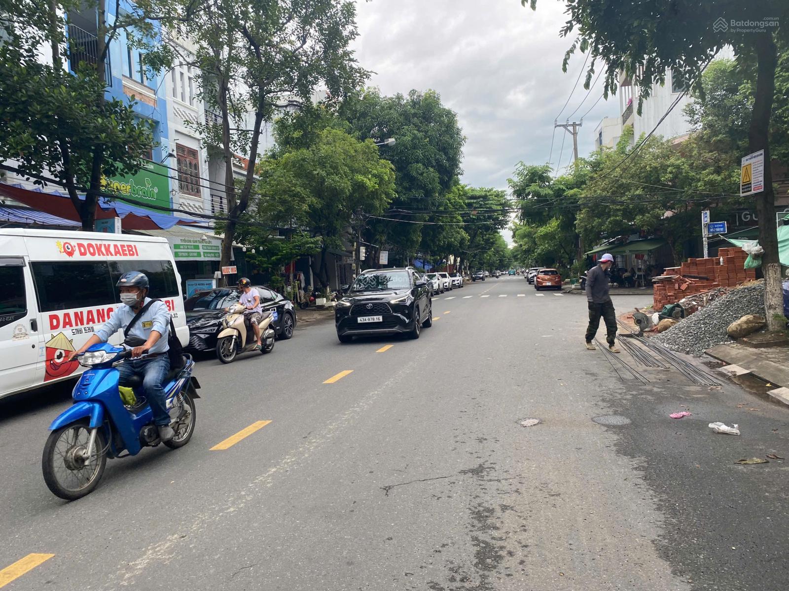 Cần bán gấp lô đất đường 7.5m Thân Cảnh Phúc- Hải Châu-Đà Nẵng. 150m ngang 7,5m. Đối diện BV Vinmec