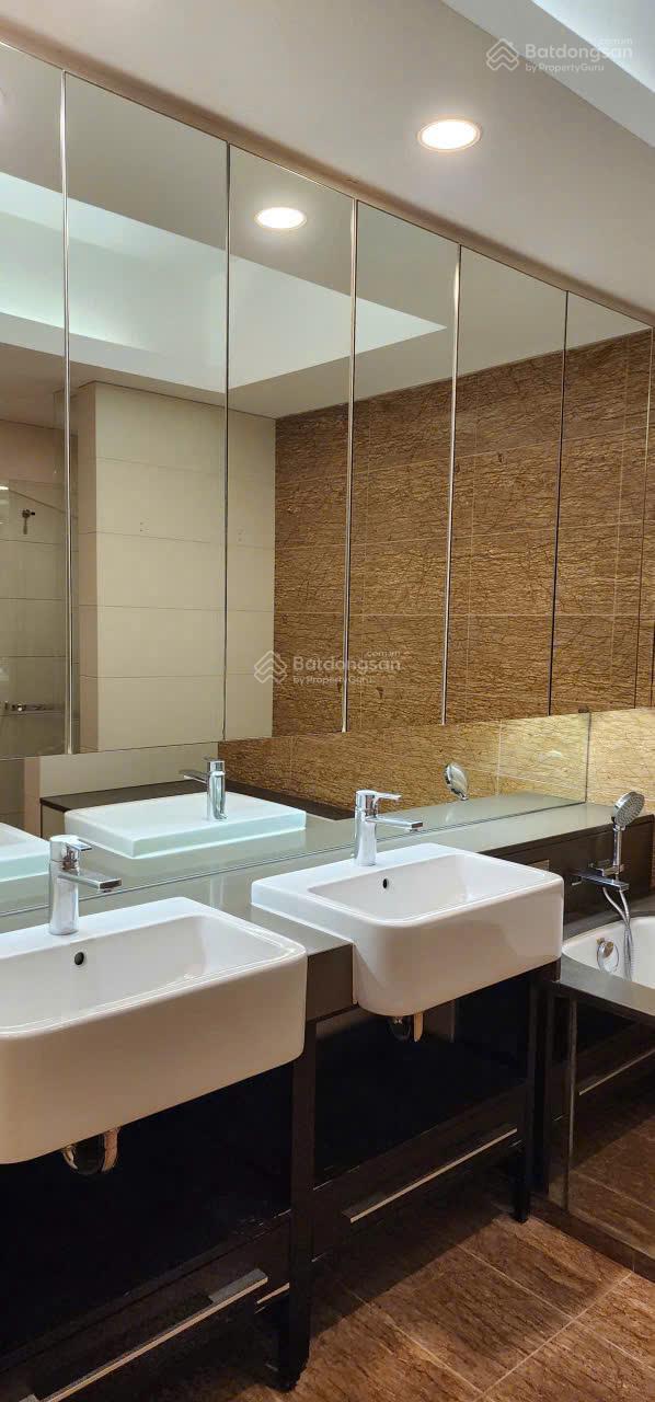 Cho thuê CHCC Indochina Plaza - IPH Xuân Thủy, DT 145M2, 3PN, 2WC, Full nội thất,nhận nhà được luôn