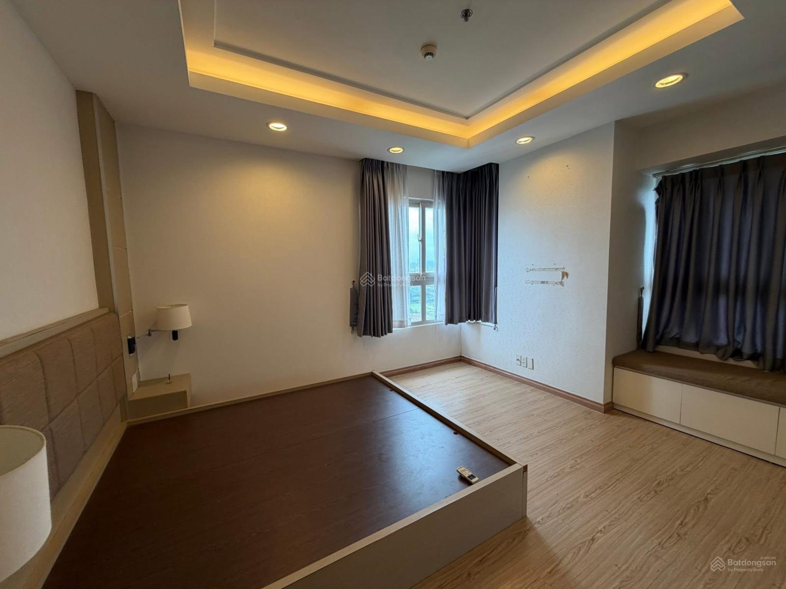Bán CC đẹp xuất sắc tại Dragon Hill Residence And Suites, 5,6 tỷ, 130m2 Bán CC đẹp xuất sắc tại Dragon Hill Residence And Suites, 5,6 tỷ, 130m2
