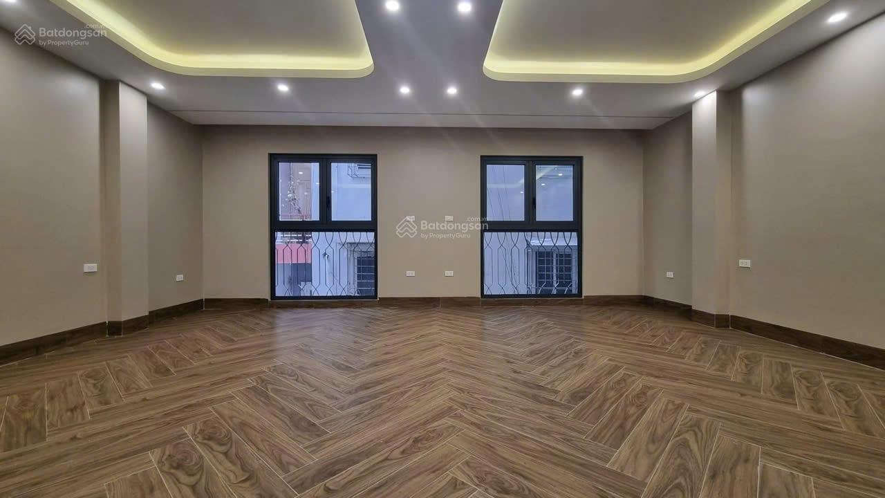 Bán nhà lô góc, 3 mặt thoáng, ôtô tránh, KD sầm uất, phố Hoàng Quốc Việt, DT 100m x 7 tầng, MT 4,8m