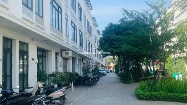 Cho thuê nhà Vinhomes Gardenia Hàm Nghi DT 93m, 5 tầng, MT 6m, Thông sàn, Thang máy.điều hòa giá 42