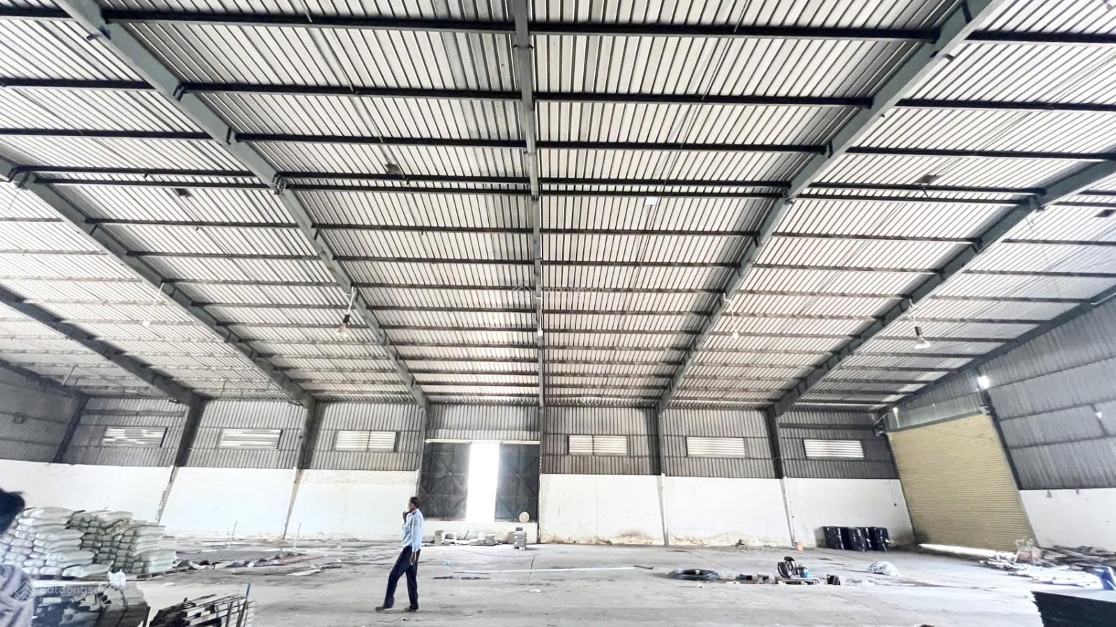 Kho - Xưởng cần cho thuê NGAY. Đường xe cont, có PCCC thẩm duyệt. DT 1.100m2