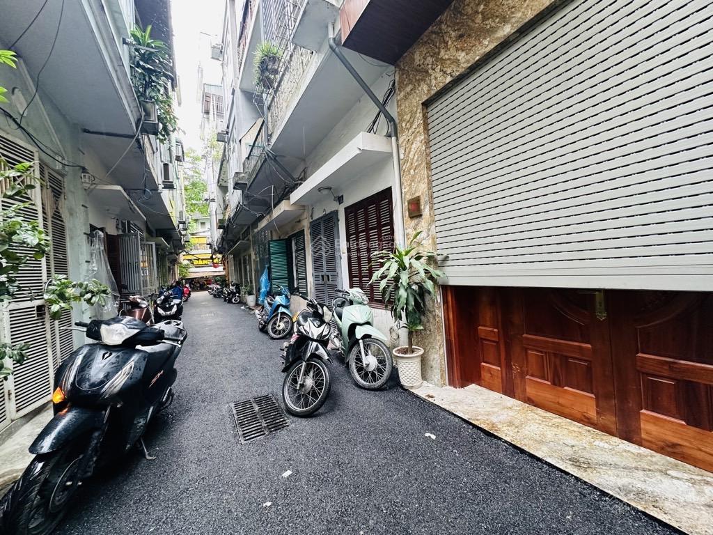 Bán nhà Hồng Mai - ô tô đỗ cửa - Chỉ 10.5 tỷ đồng