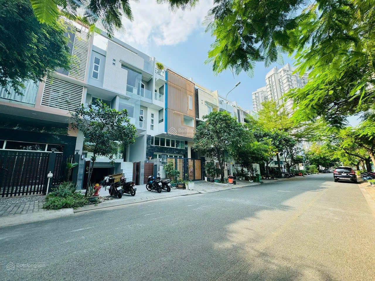 Cập nhật tháng 1, giá tốt nhất Phú Mỹ Vạn Phát Hưng. Diện tích 126m2 - giá 18,5 tỷ. LH 0986 766 ***