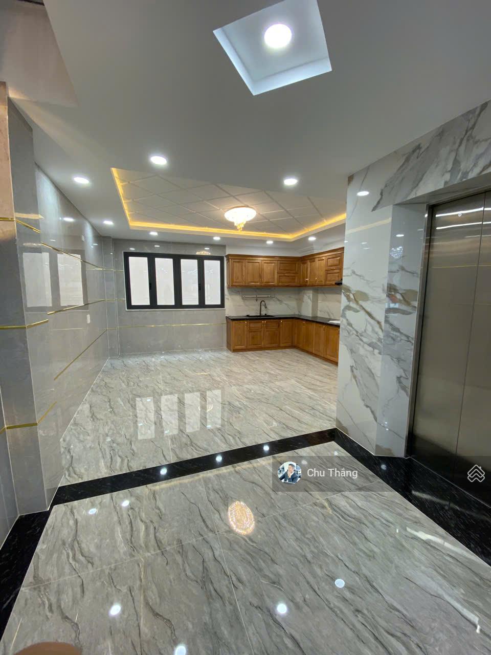 BIỆT THỰ/SHOWROOM MẶT TIỀN KHU BÀU CÁT  8X28 CTXD HẦM 7 TẦNG  35 VỀ 32TY