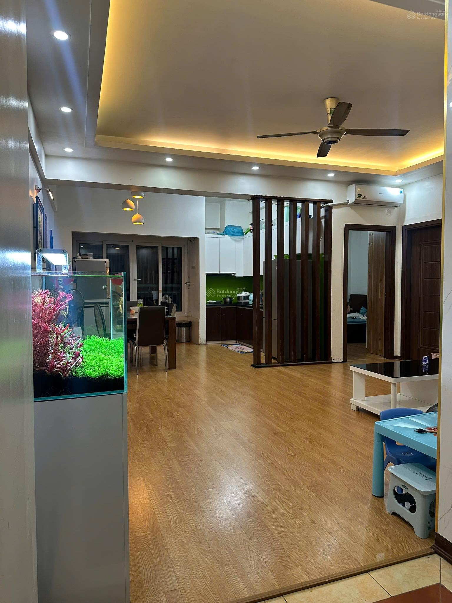 Bán chung cư A2 tại 151 Nguyễn Đức Cảnh, DT 86m2 2PN 2WC full nội thất giá 6,3 tỷ, LH 0983 873 ***