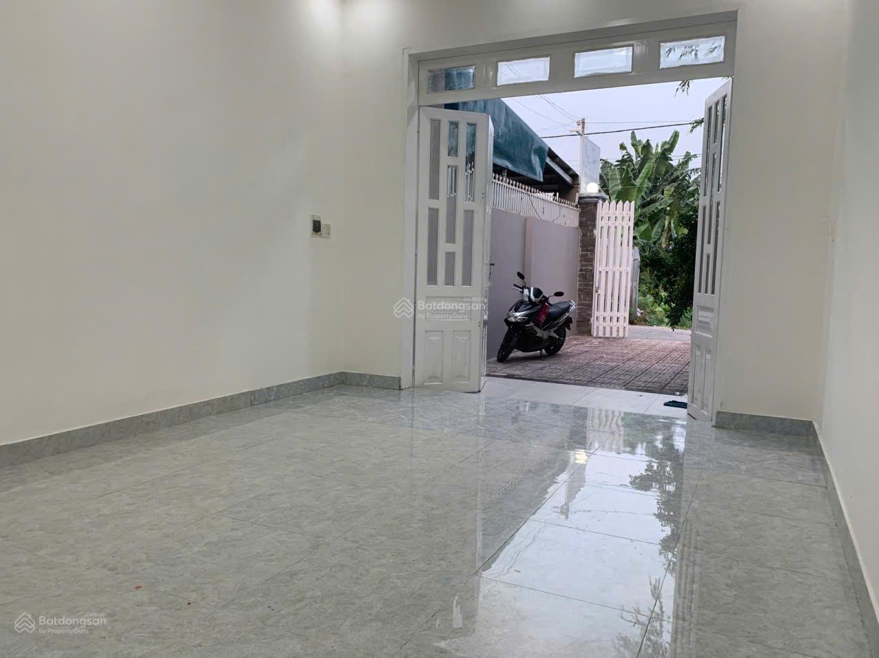 Nhà SR, TC mới đẹp, siêu rẻ, ngay chợ Phú Thọ, đường 6m thông, 2,79 tỷ