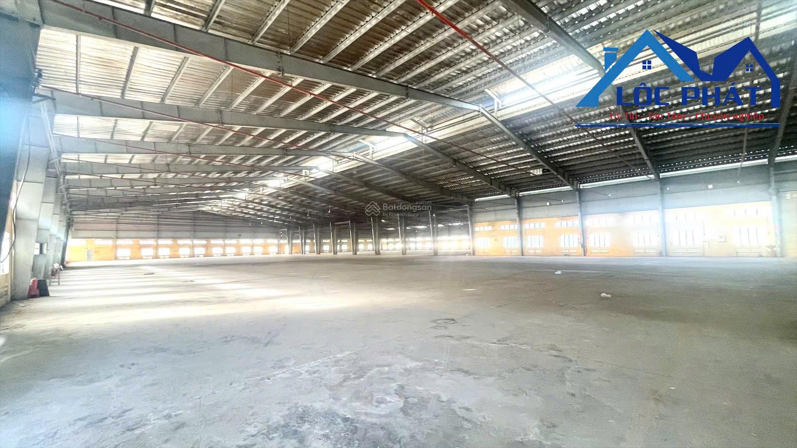 Cho thuê nhà xưởng 37.000m2 giá rẻ chỉ 1 tỷ 650 triệu/th KCN Vĩnh Cửu - Đồng Nai Cho thuê nhà xưởng 37.000m2 giá rẻ chỉ 1 tỷ 650 triệu/th KCN Vĩnh Cửu - Đồng Nai