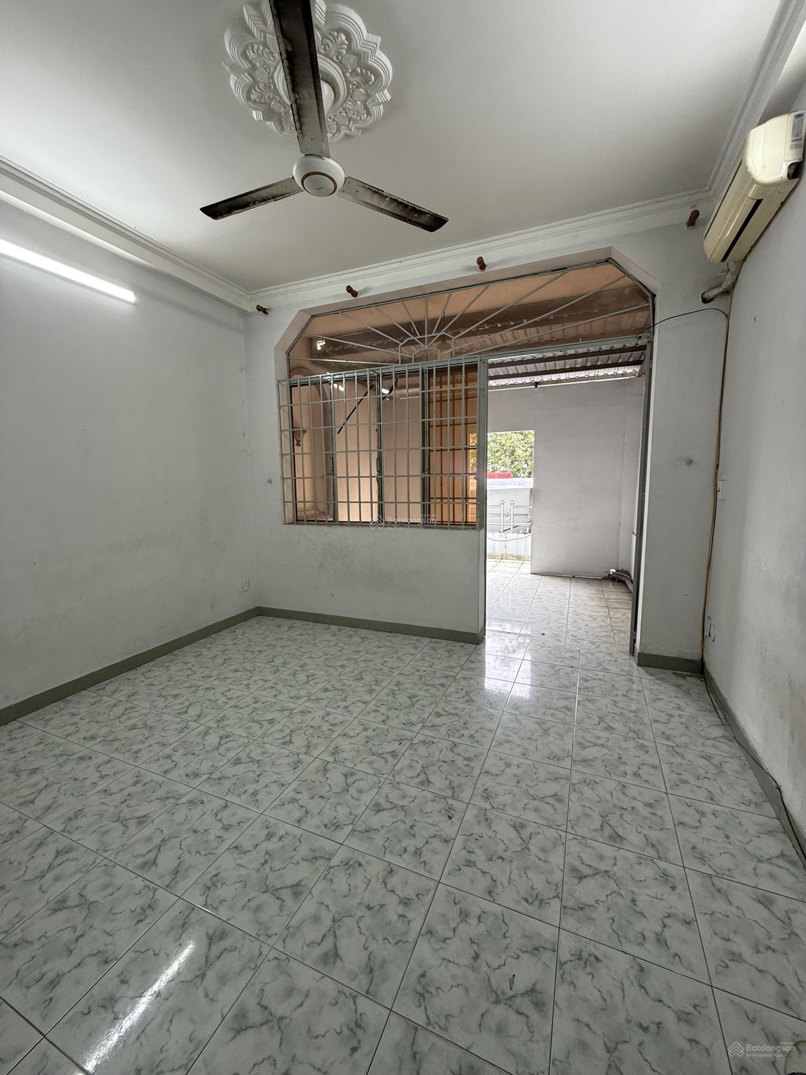 Bán gấp nhà mặt tiền Lạc Long Quân 4.3x24m, trệt 4 lầu giá chỉ 12.5 tỷ/thương lượng - P10, Tân Bình