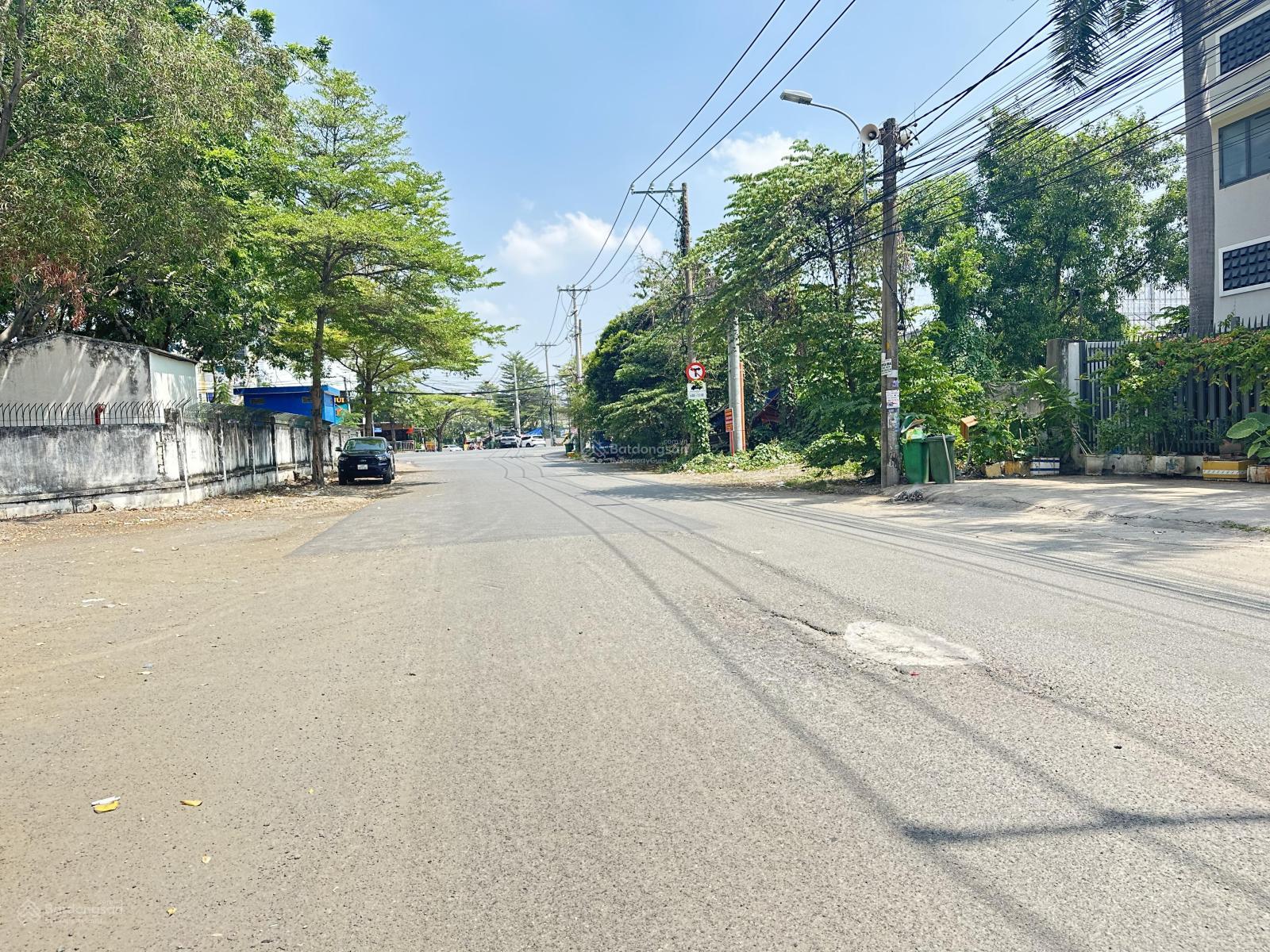 Bán nhanh nền đất KDC Kiến Á Đ Liên Phường giá chỉ 10,8tỷ 110m2 (5x22) sổ hồng cầm tay