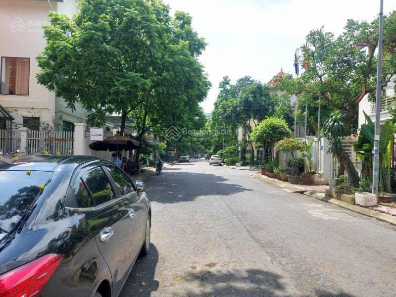 Bán biệt thự khu đô thị Mễ Trì Thượng. DT 130m x 4 tầng, MT 7m. SĐCC. Giá 36 tỷ. LH: 0964 769 ***