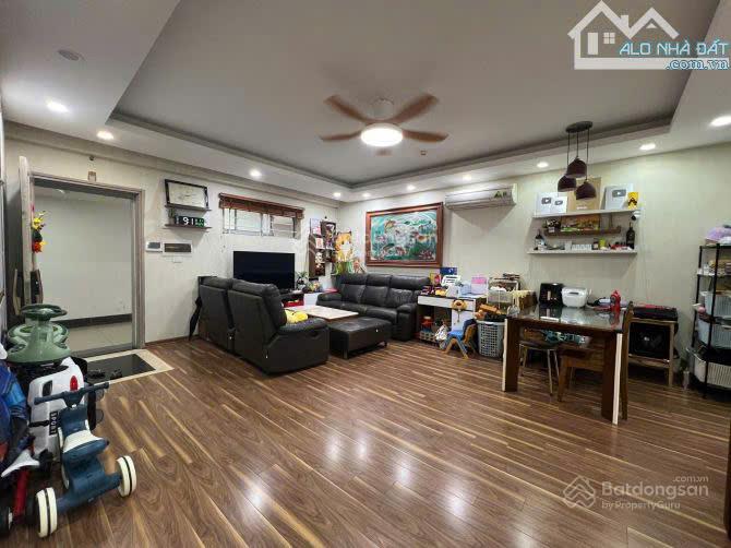 Bán biệt thự khu đô thị Mễ Trì Thượng. DT 130m x 4 tầng, MT 7m. SĐCC. Giá 36 tỷ. LH: 0964 769 ***