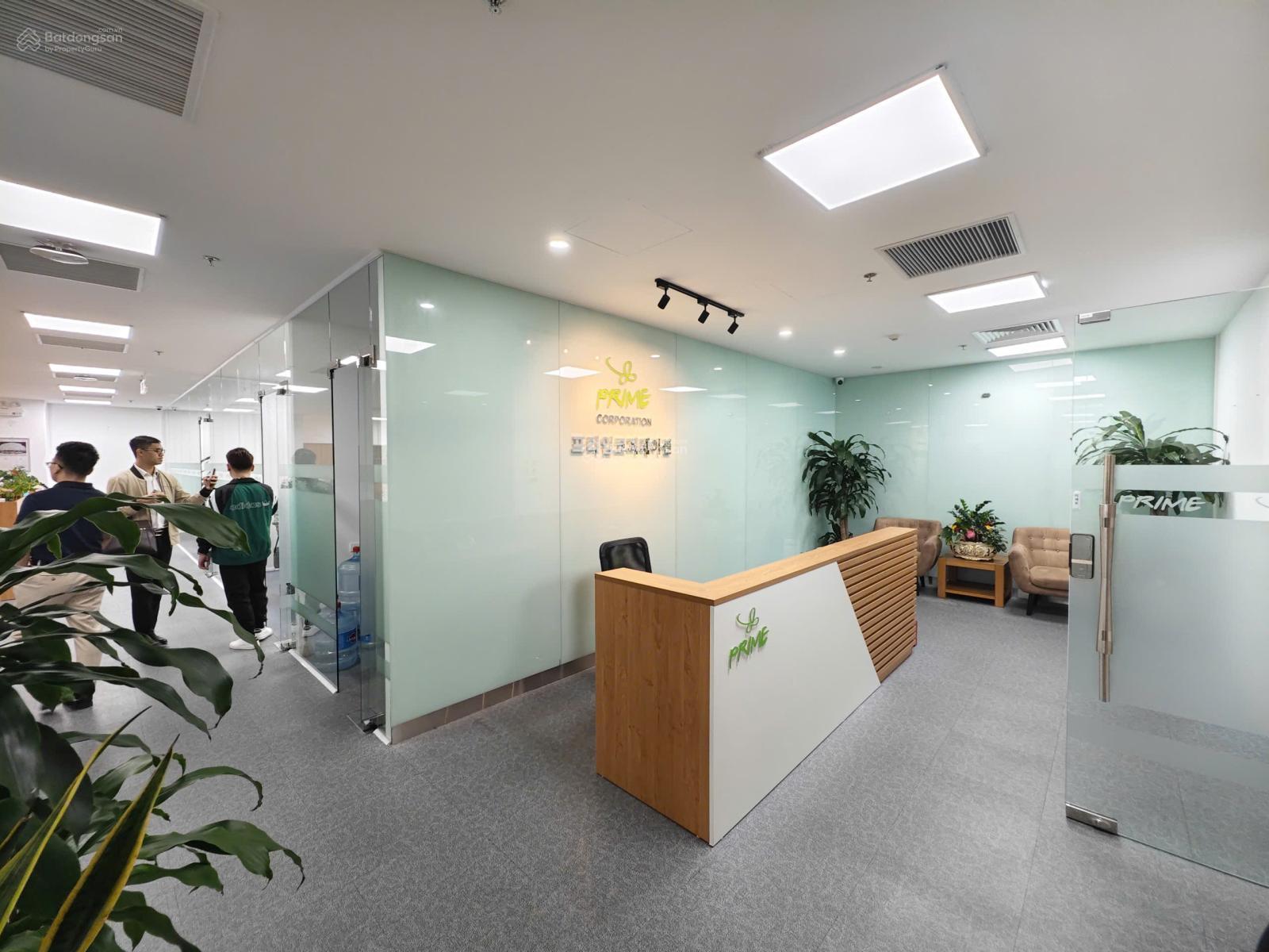 BQL Vinhomes West Point cho thuê 200m2 cắt 100m2, 150m2 sẵn nội thất free vào luôn như hình BQL Vinhomes West Point cho thuê 200m2 cắt 100m2, 150m2 sẵn nội thất free vào luôn như hình