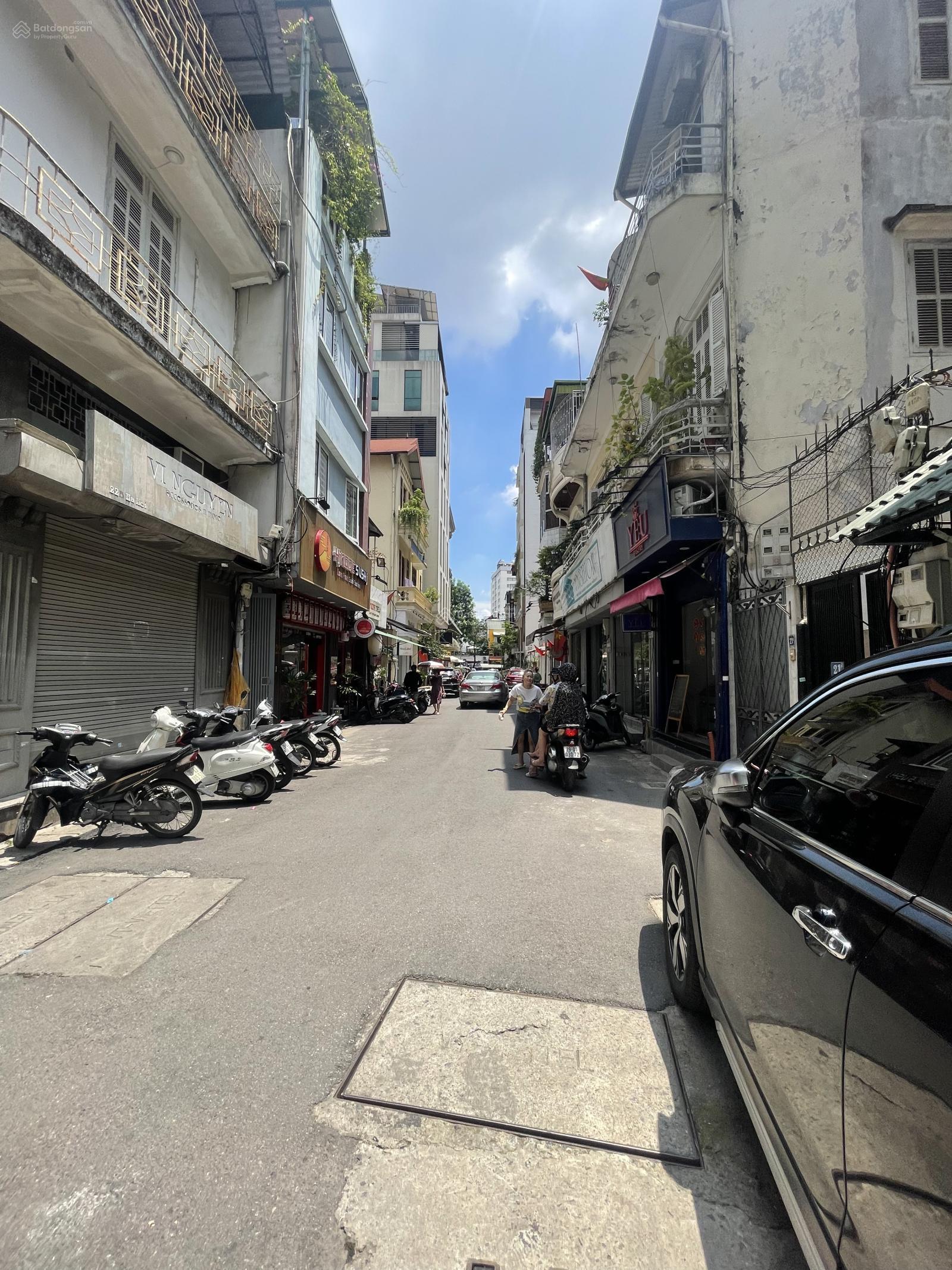 Chính chủ nhờ bán mặt đường Hạ Hồi, full thổ cư. 500m2. MT 15m2. Giá 780tr/m. Hoàn Kiếm Chính chủ nhờ bán mặt đường Hạ Hồi, full thổ cư. 500m2. MT 15m2. Giá 780tr/m. Hoàn Kiếm