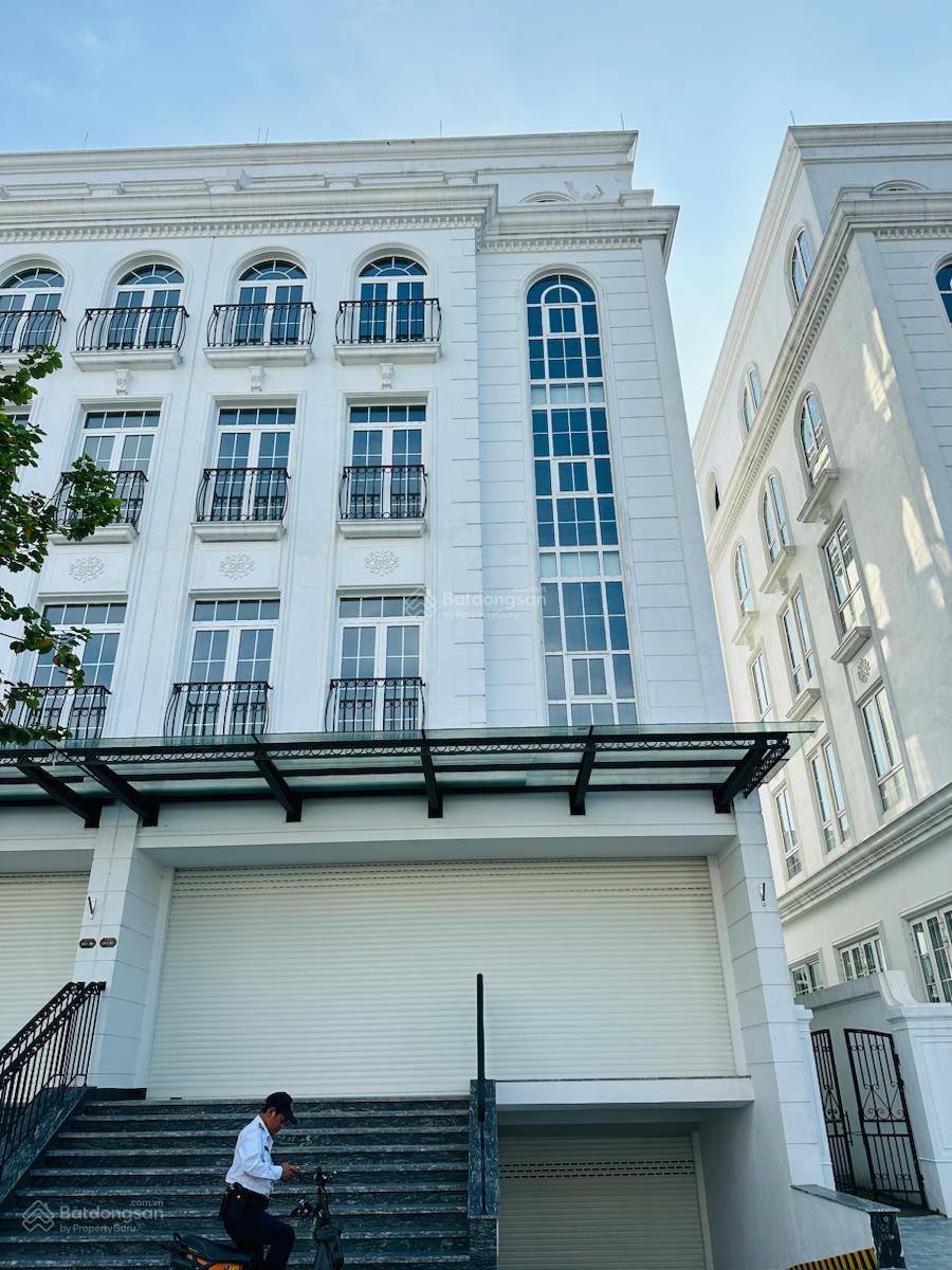 Bán gấp toà nhà 8 tầng 1 hầm Jade Lake 120m2 mặt tiền 8m đường 60m chỉ 23 tỷ thuê 100tr/th Bán gấp toà nhà 8 tầng 1 hầm Jade Lake 120m2 mặt tiền 8m đường 60m chỉ 23 tỷ thuê 100tr/th