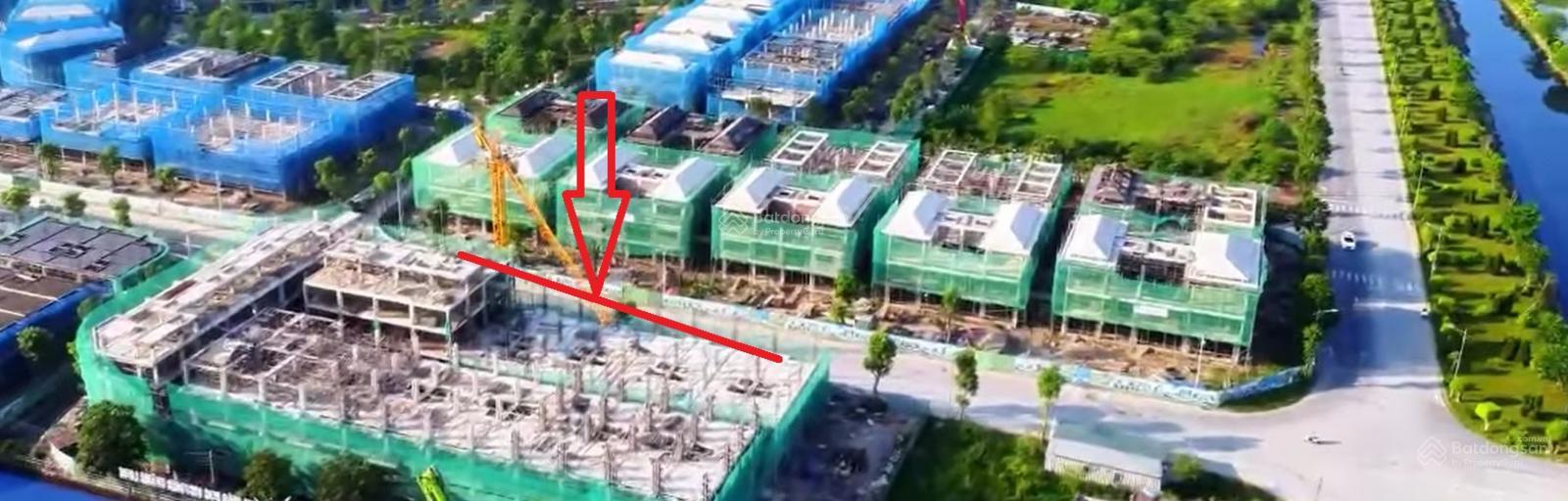 Bán nhà liền kề mặt đường 25m, trước mặt là 24 tòa chung cư, vị trí kinh doanh tốt.