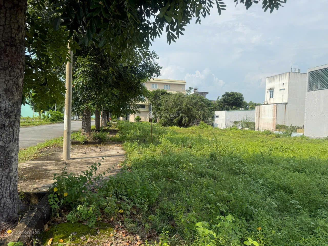 Bán đất nền liền kề siêu thị eone Tân An , P6 , Tân An , sổ hồng đầy đủ , 2.550 tỷ lh 0941 030 *** Bán đất nền liền kề siêu thị eone Tân An , P6 , Tân An , sổ hồng đầy đủ , 2.550 tỷ lh 0941 030 ***