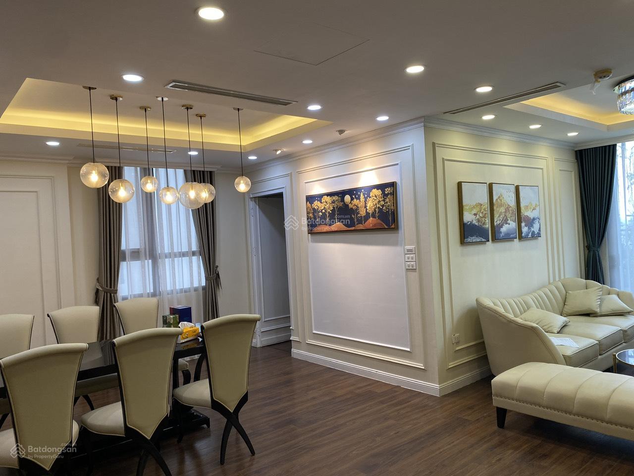 Bán gấp căn hộ chung cư 4PN full đồ bên Ngoại Giao Đoàn toà N01T1