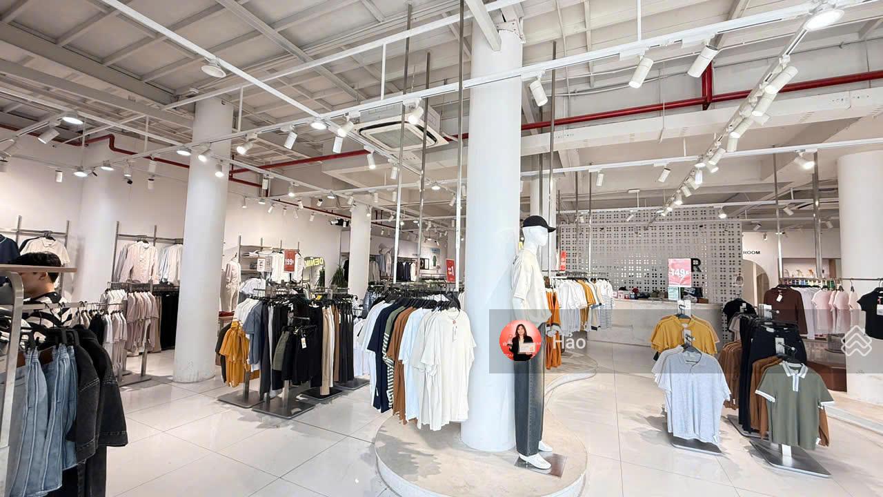 Cho thuê mặt bằng Nguyễn Chí Thanh 200m2 x 6 tầng, MT 16m. Giá 320tr/tháng. Showroom, nhà hàng