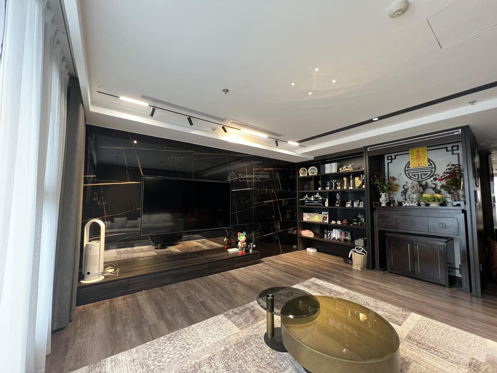 Duy nhất 1 căn hoa hậu 4 ngủ 3wc Metropolis 136m2 căn góc hướng mát View hồ Tây siêu đẹp