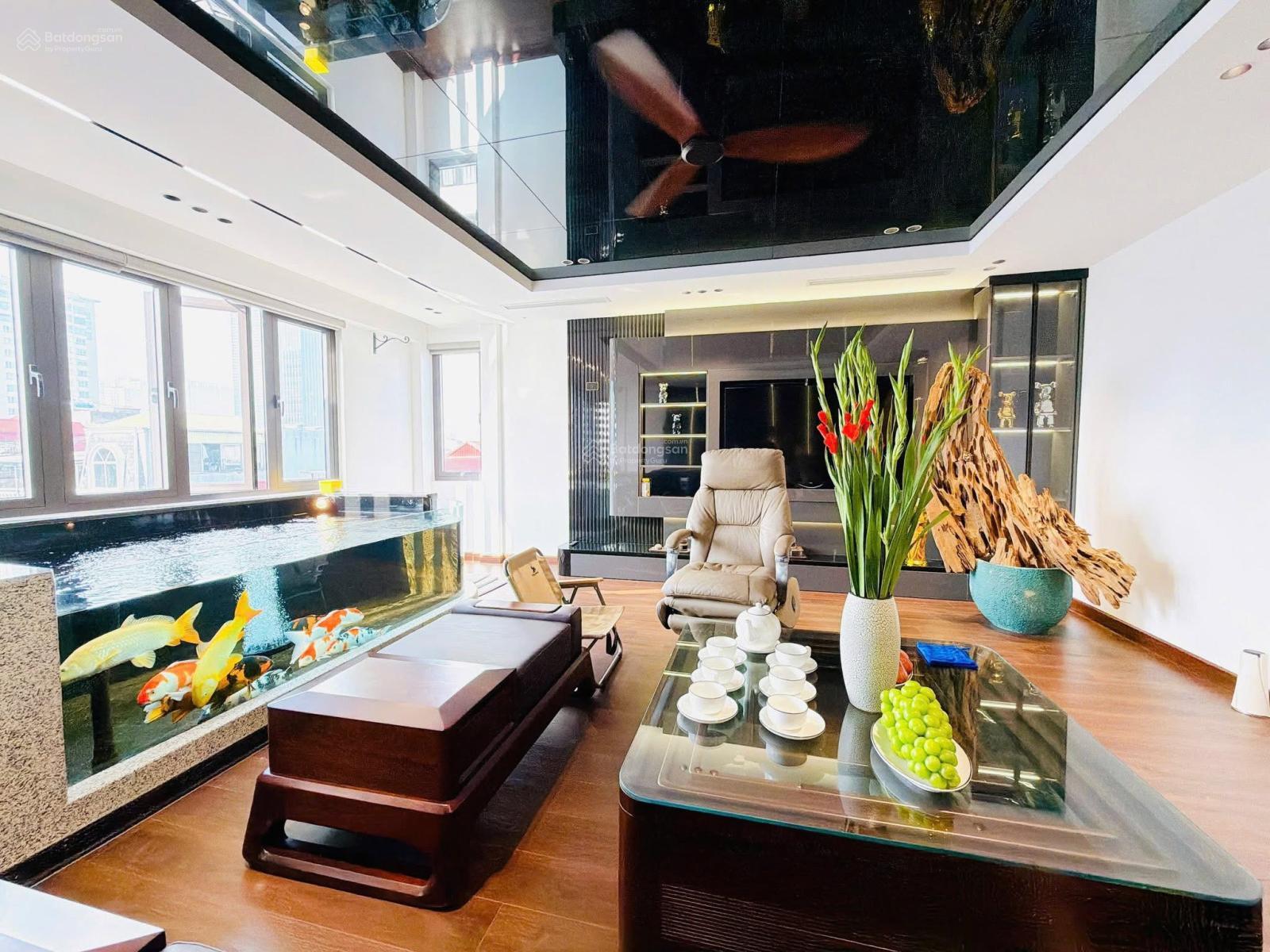 Bán nhà riêng Hoàng Quốc Việt 48m2, ô tô, thang máy vivu, kinh doanh, full đồ ở ngay