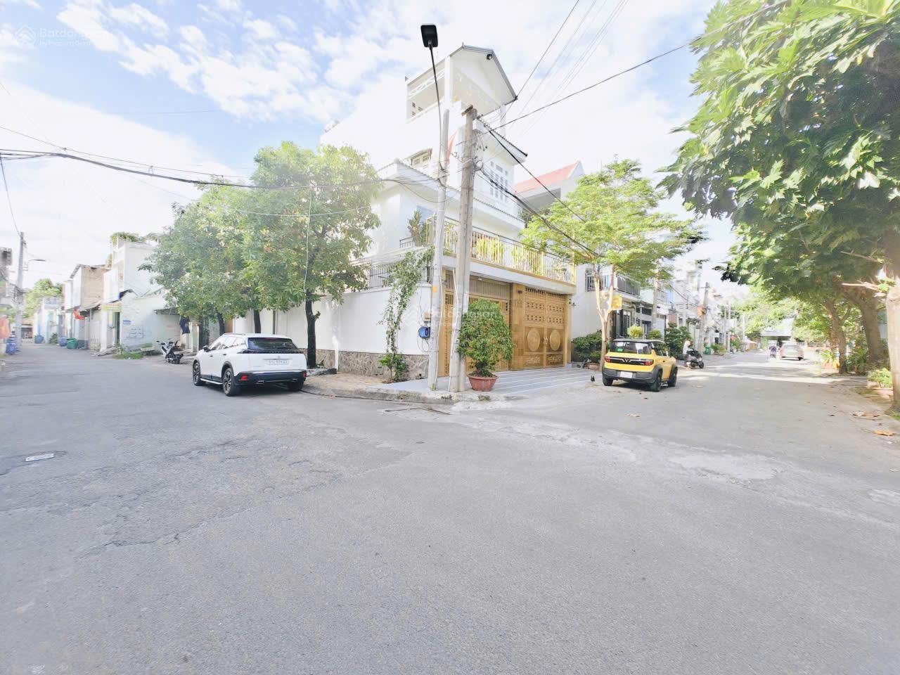 Bán đất tặng dãy trọ ngang 5m đường oto thông ra Hoàng Diệu 2 cách Vincom trung tâm Thủ Đức chỉ 3p