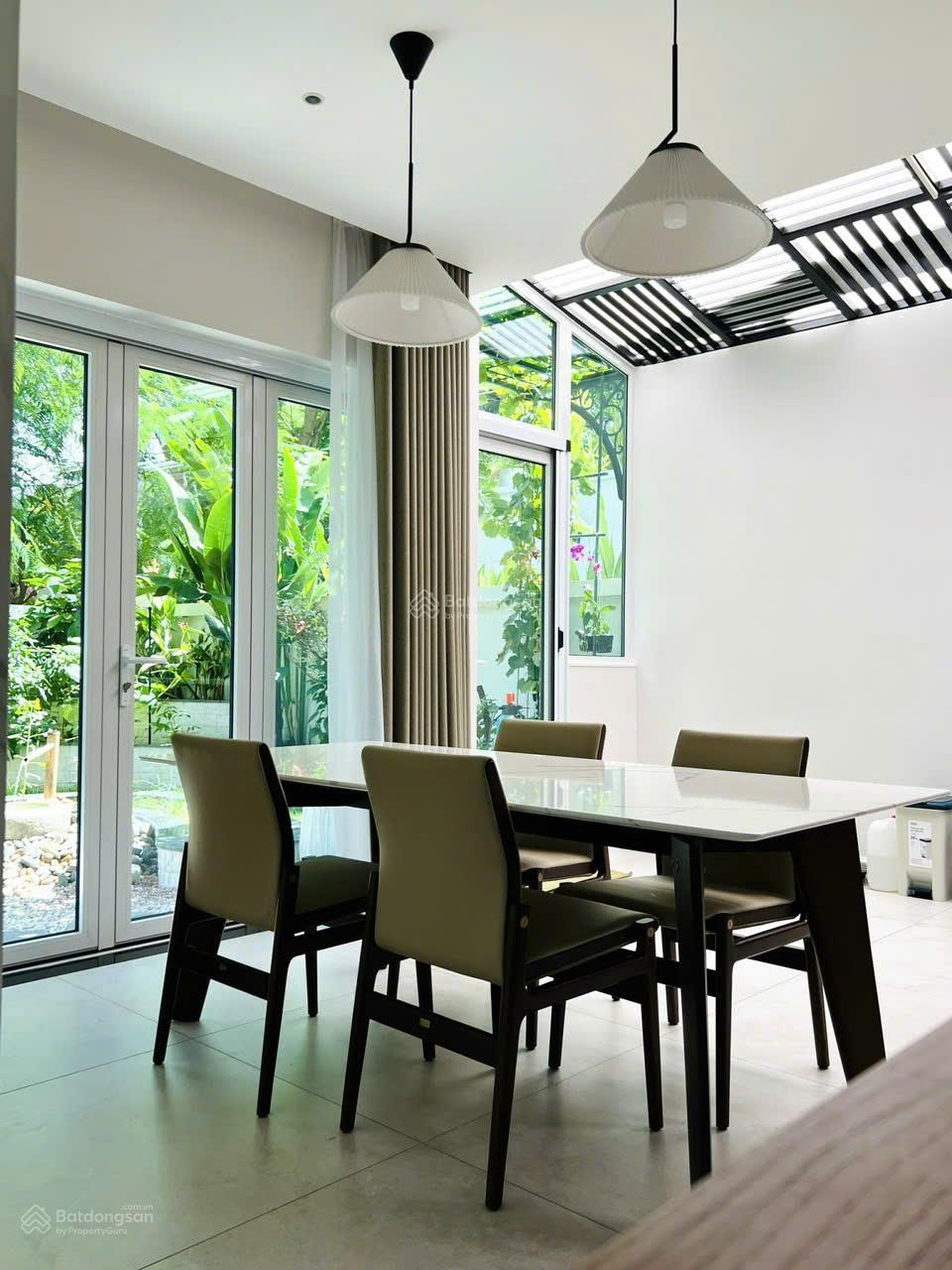 Cần bán gấp biệt thự Thảo Điền King Crown Q2, DT: 13x23, nhà mới đẹp. Giá tốt nhất Thị Trường