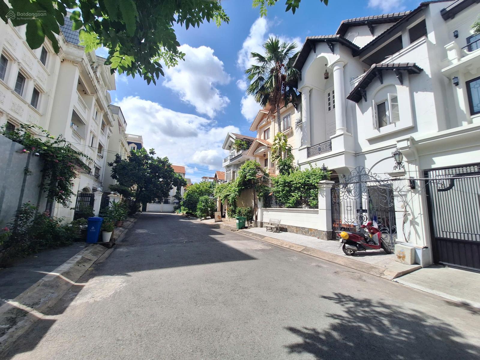 Biệt Thự Siêu Đẹp Khu 216 Nguyễn Văn Hưởng-Thảo Điền. DT: 10x20 với 386m2, Nhà mới đẹp lung linh