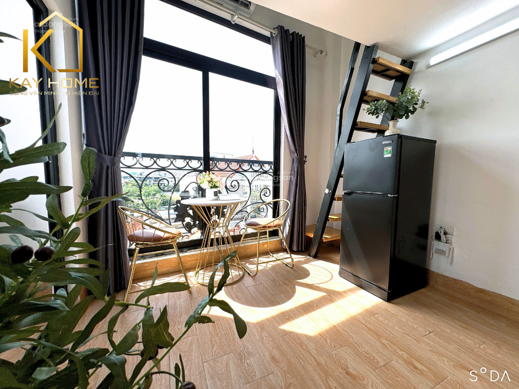 Cho thuê phòng gác xép tại 143 Nguyễn Chính, cửa sổ ban công siêu đẹp