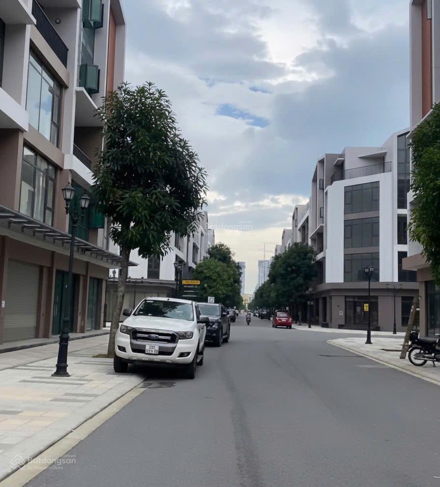 Diện tích đất 140m2 - 2 mặt đường mà rất rẻ khoảng 16tỷ, đường 20m thênh thang gần biển hồ 12,3ha Diện tích đất 140m2 - 2 mặt đường mà rất rẻ khoảng 16tỷ, đường 20m thênh thang gần biển hồ 12,3ha