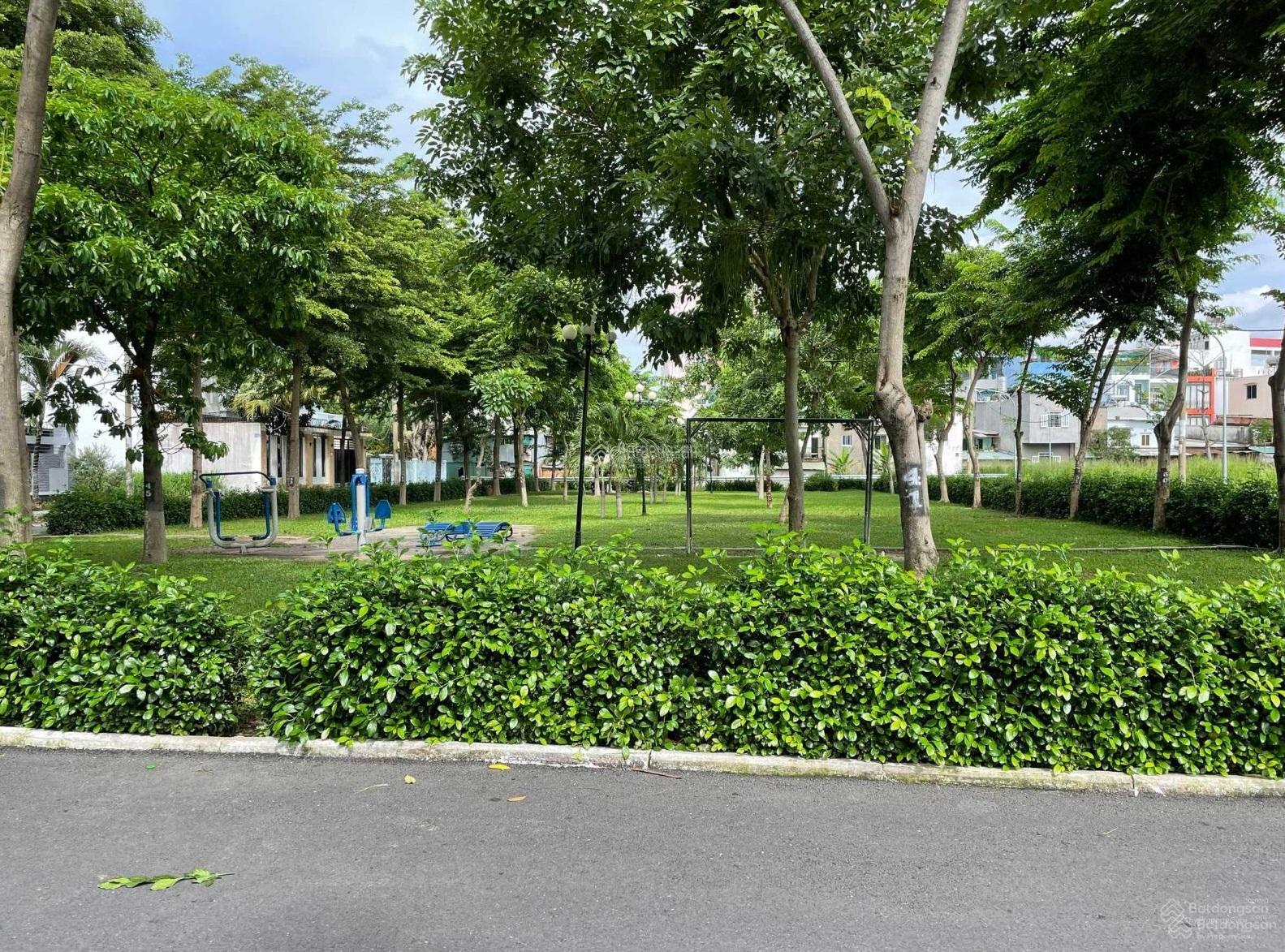 HXH 10m đối diện Công viên Lê đức thọ-Dt 5x16m giá chỉ 10.x tỷ