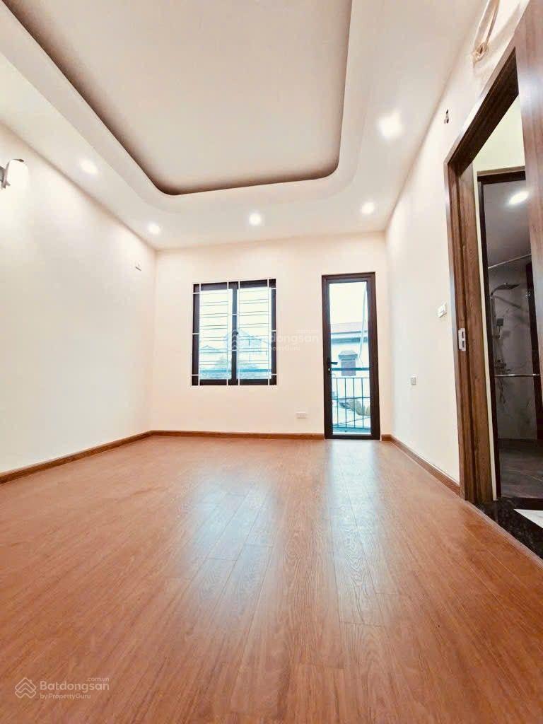 Bán nhà lô góc dân xây Cự Khối Long Biên 6 tỷ 35m2 MT 4.5m 5 tầng gần đường 25m và công viên Bán nhà lô góc dân xây Cự Khối Long Biên 6 tỷ 35m2 MT 4.5m 5 tầng gần đường 25m và công viên