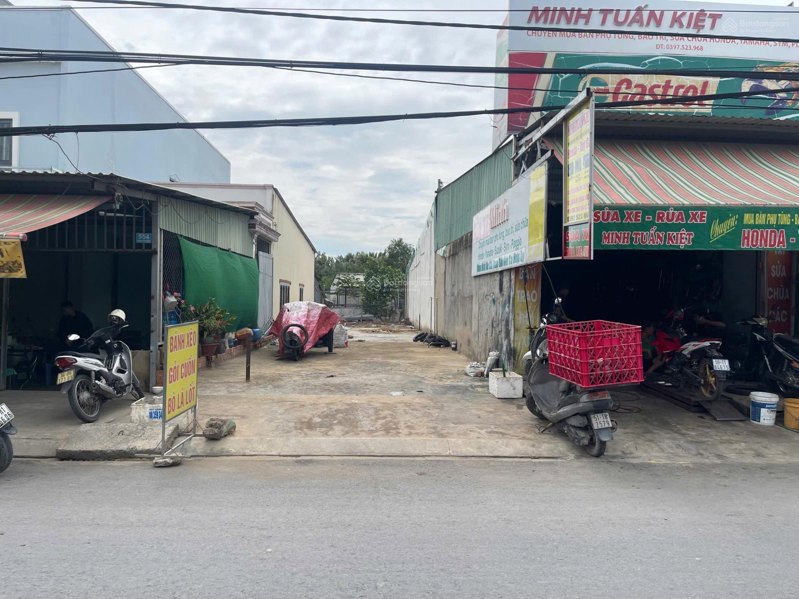 Mặt tiền 826C Long Hậu (trục Lê Văn Lương nối dài) cần bán nhanh lô đất 6x30, 180m2 giá đầu tư