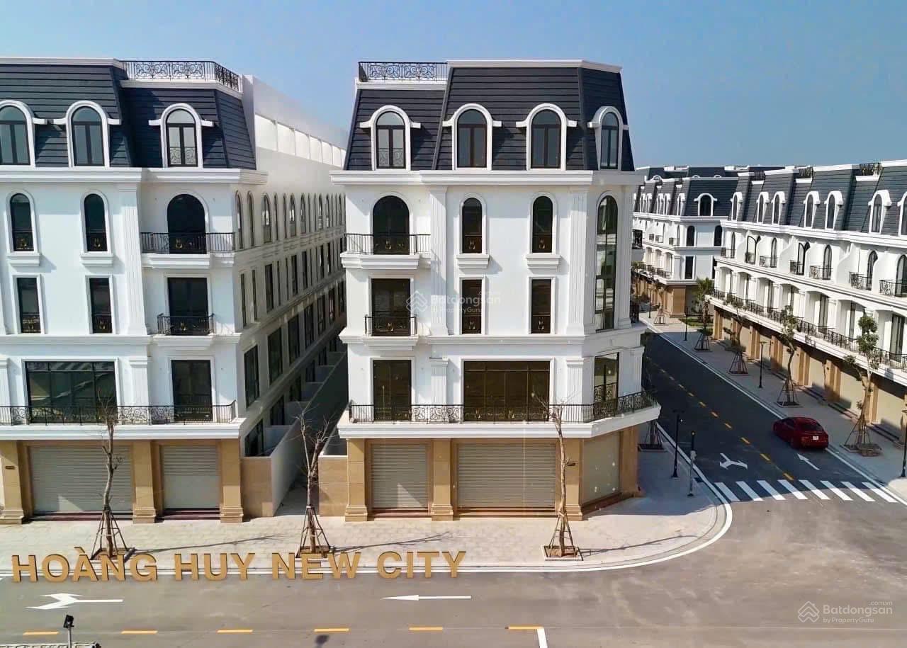 Bán căn góc cực VIP mặt đường 30m vị trí ngay ngã tư gần TTTM Hoàng Huy