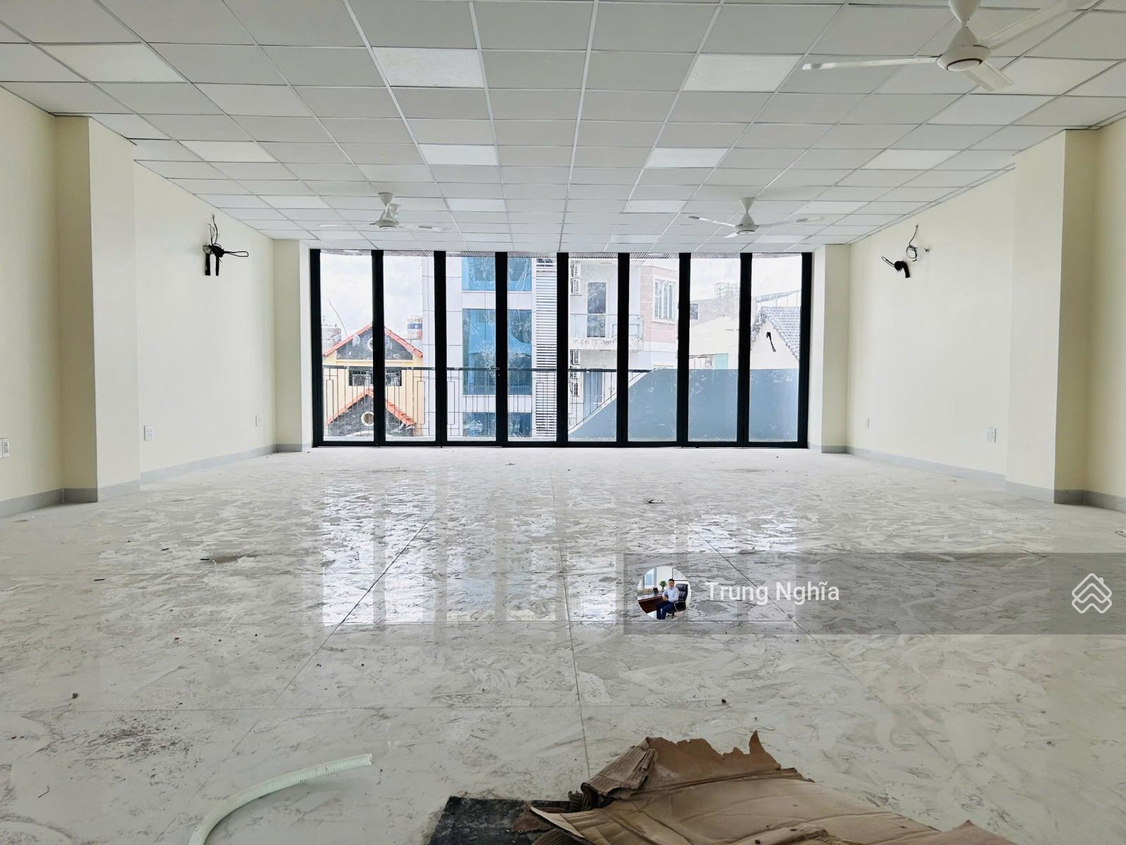 Tòa nhà đường Bàu Cát diện tích: 8x20m hầm 4 tầng cho thuê