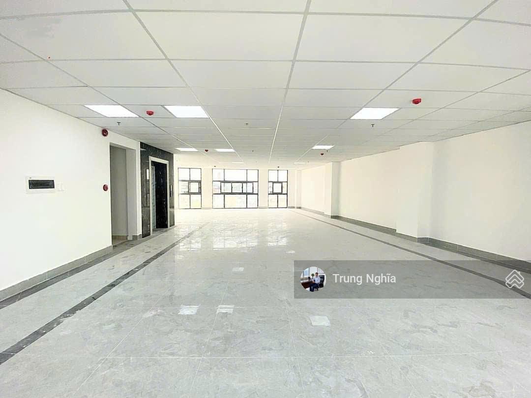 Tòa nhà khu Tân Cảng diện tích: 10x20m hầm 5 tầng cho thuê