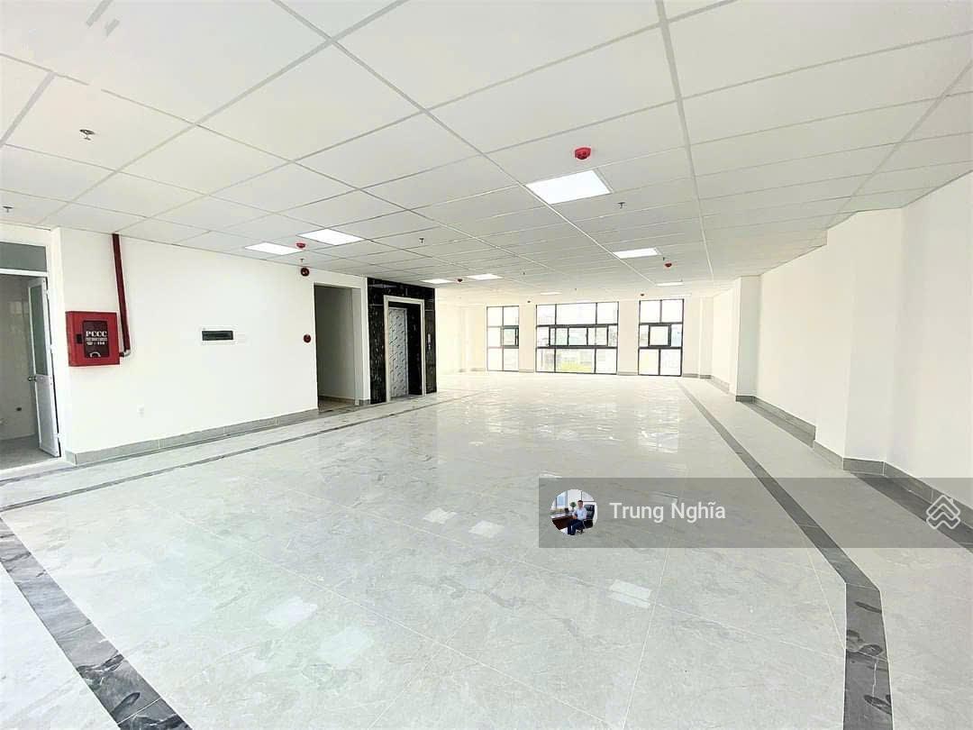 Tòa nhà khu Tân Cảng diện tích: 10x20m hầm 5 tầng cho thuê