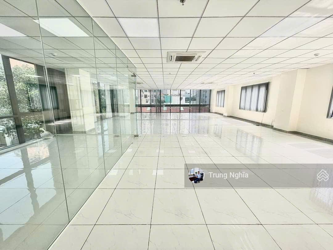 Tòa nhà mặt tiền khu sân bay diện tích: 11x23m hầm 5 tầng cho thuê