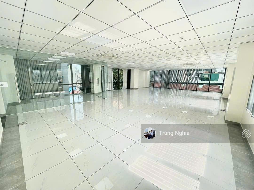 Tòa nhà mặt tiền khu sân bay diện tích: 11x23m hầm 5 tầng cho thuê