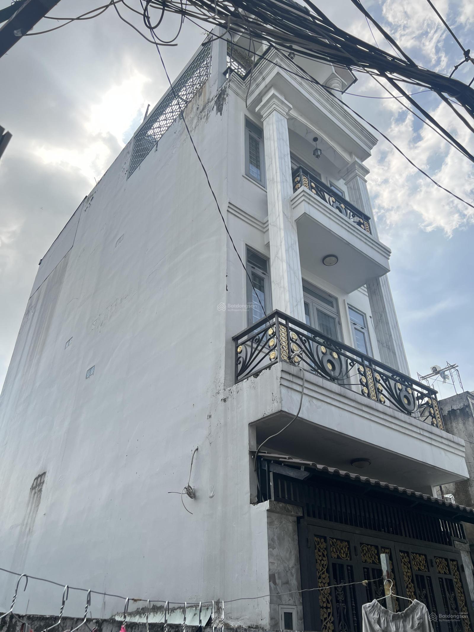 Chính chủ. Nhà 1 trệt 2 lầu sân thượng. Hẻm 362 Thống Nhất P16. Kế bên ủy ban P16. DT 3.8 x 12m