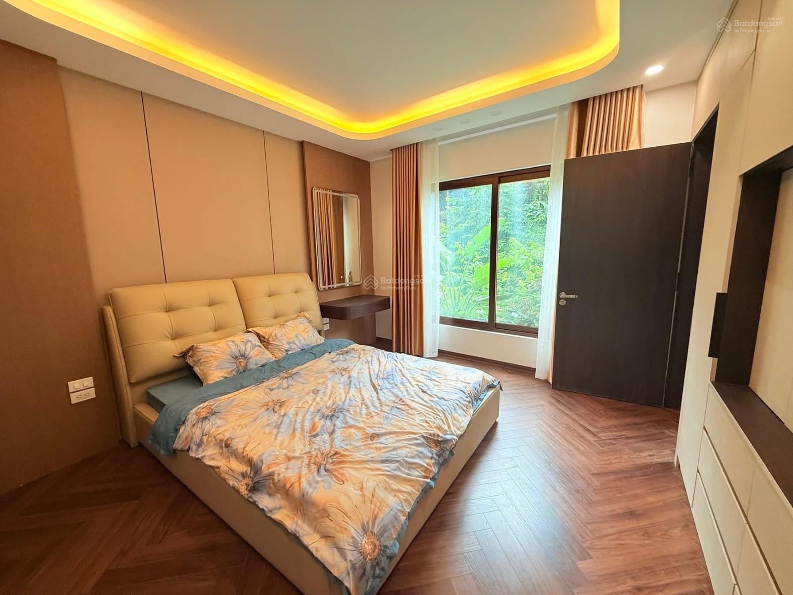 Trần Duy Hưng - 50m2*5T thang máy, MT: 7m - 13 tỷ Lô góc - Ngõ nông - Mới tênh