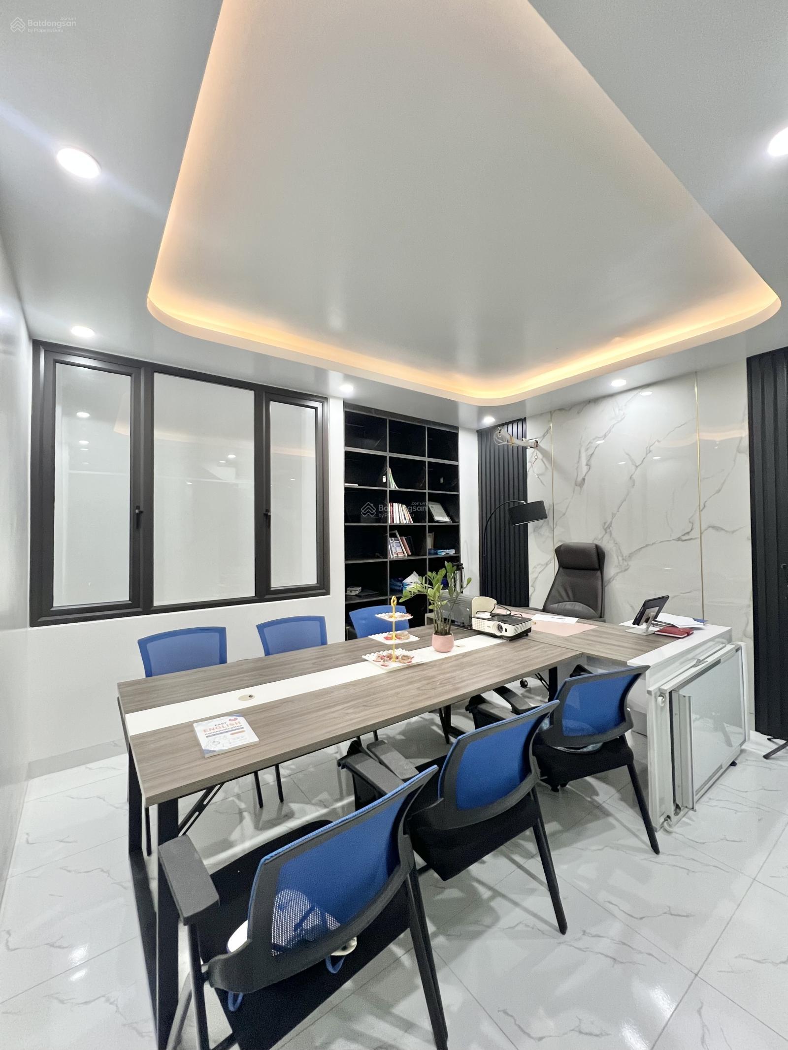 Cần chuyển nhượng căn liền kề 4 tầng sẵn nội thất tại Him Lam Hồng Bàng Hải Phòng. Lh 0977 942 ***